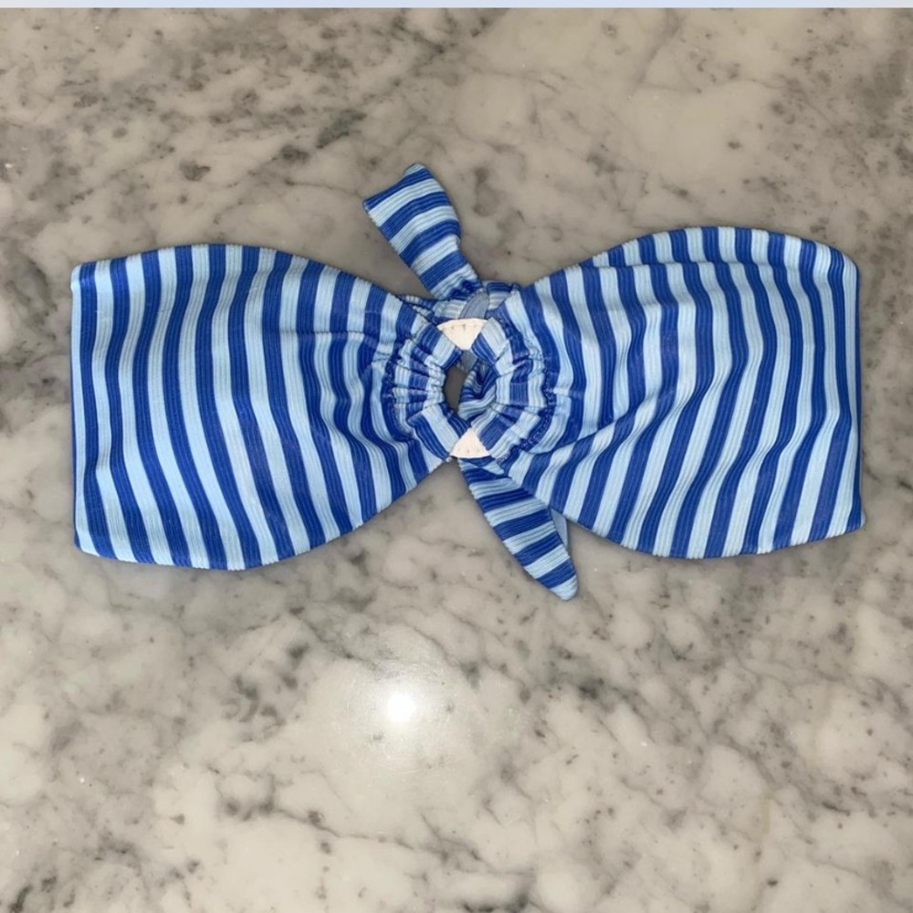 Dipping daisy swim top